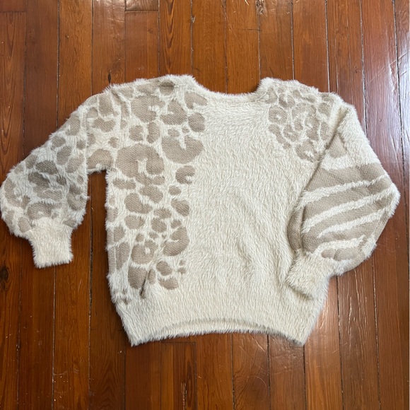Neutral fuzzy animal print sweater in cream. Size small. - Picture 5 of 5